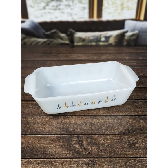 Vintage Fire King Candle Glow Starburst 1 qt Casserole Baking Serving Dish - Picture 1 of 14